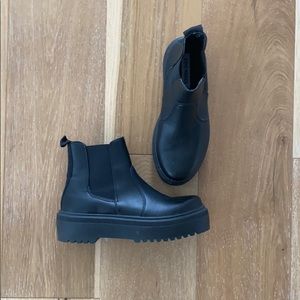 Steve Madden chunky ankle boot